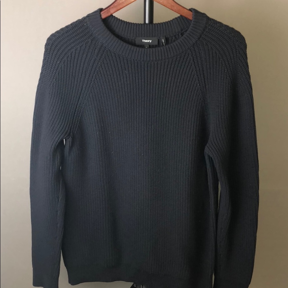 Theory- Thick Navy cable knit sweater in Medium